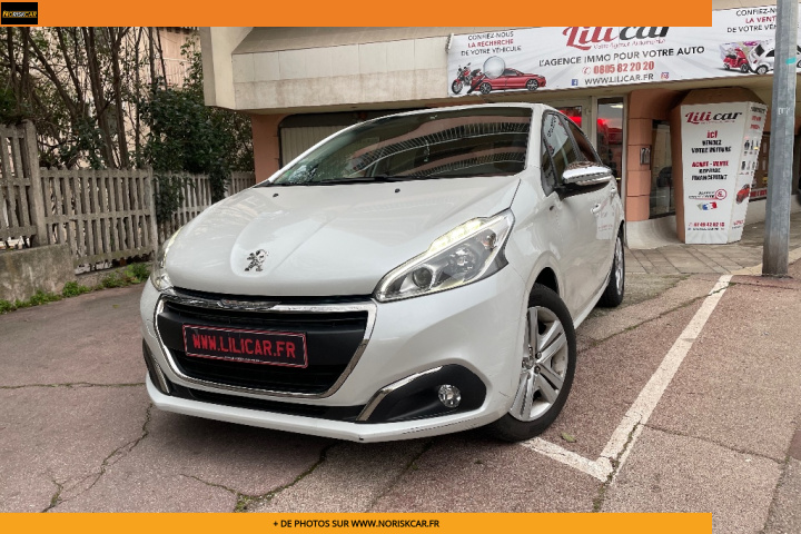 PEUGEOT 208